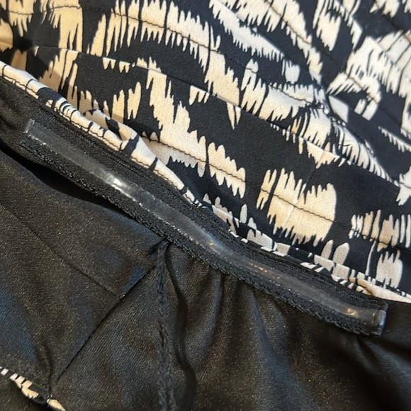 Black and cream Adrianna Papell sheath dress - Picture 7 of 8